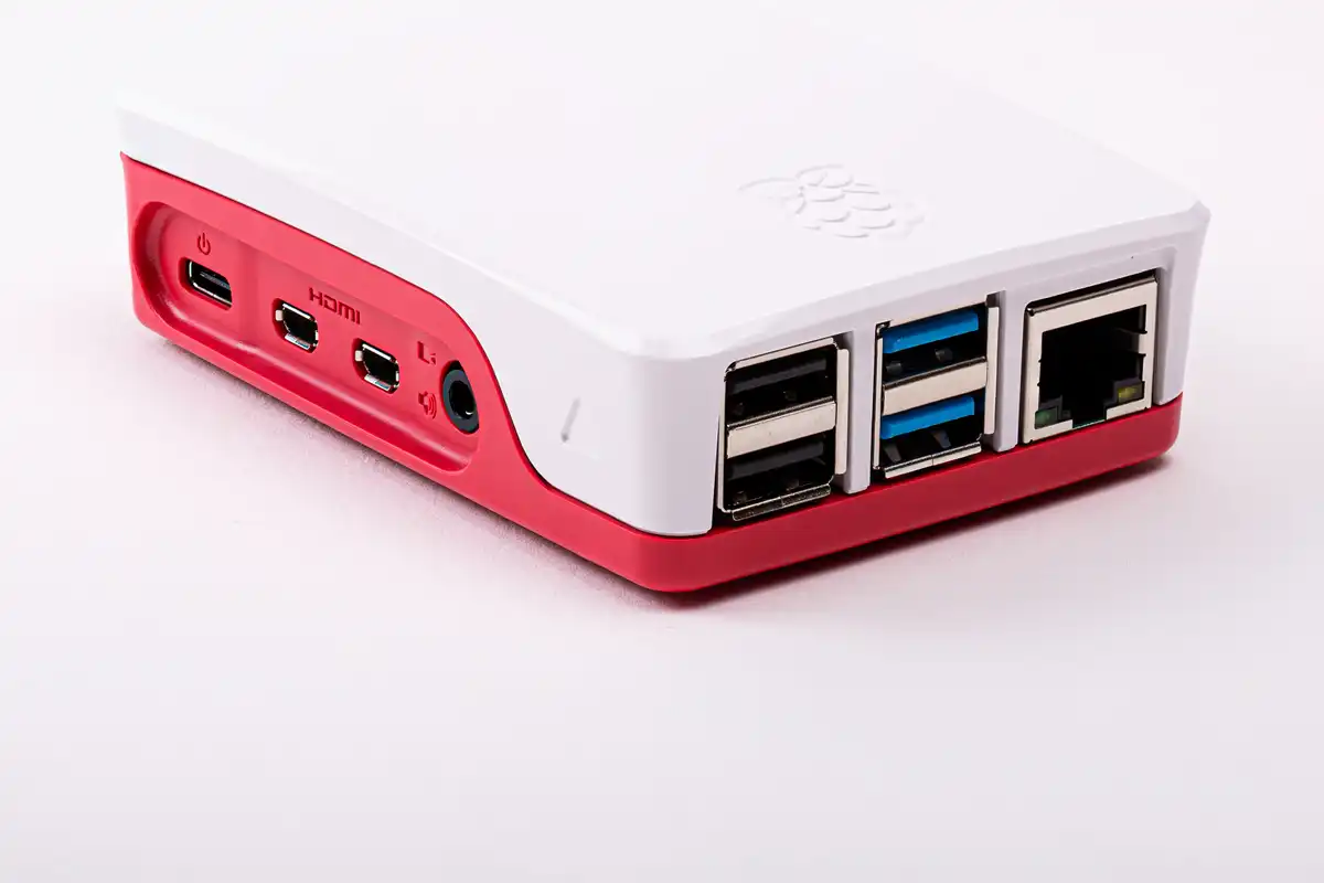 Корпус для Raspberry Pi 4 Model B, офіційний червоно-білий — зображення 2
