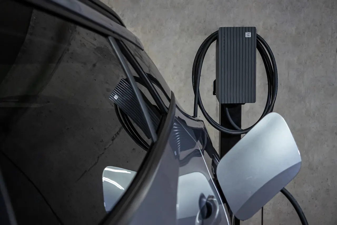Зарядна станція Teltonika Energy TeltoCharge 7 кВт / 1Ф / кабель Type 2 / гранітна панель (EVC1010P0000) — зображення 8